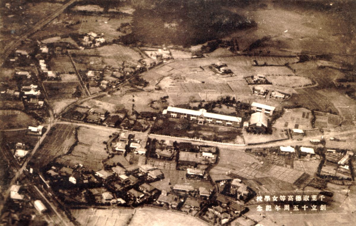 創立15周年記念で撮った校舎航空写真<br />
1940(昭和15)年