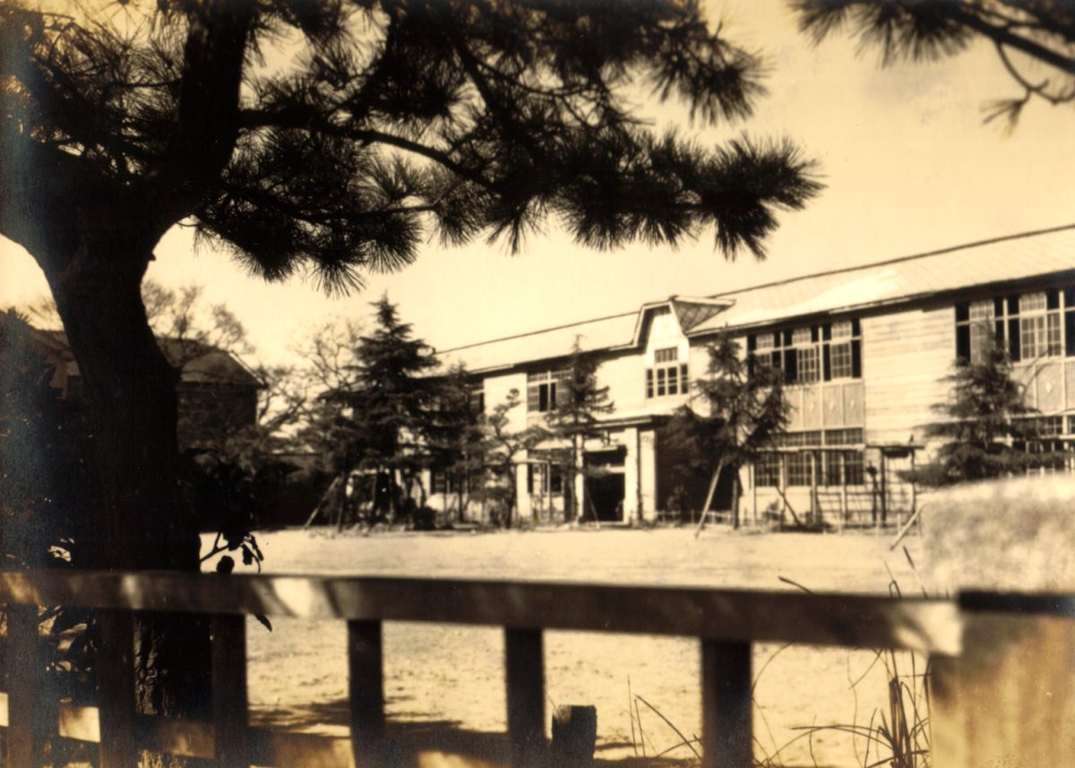 学校法人千葉明徳学園と改めた頃の登戸校舎<br />
1952(昭和27)年